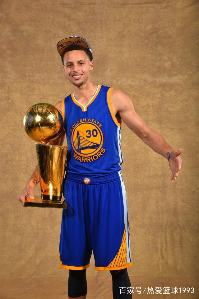 球队开场三分钟就进球，太狠（球队开场3分钟闪电破门，太猛了）