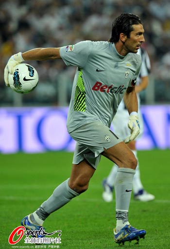 篮网遭遇伤病侵袭 波特因伤缺战76人 萨拉夫复出在即（篮网陷入伤病潮：波特缺席对阵76人，萨拉夫复出在望）