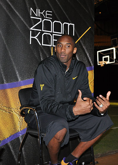 狼队vs曼联！库尼亚助攻B费破门！（狼队对阵曼联：库尼亚妙传，B费破门）