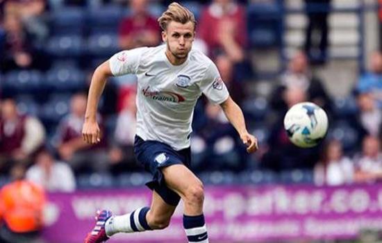 对手：这人是机器人吗？（对手质疑：他是机器人？）